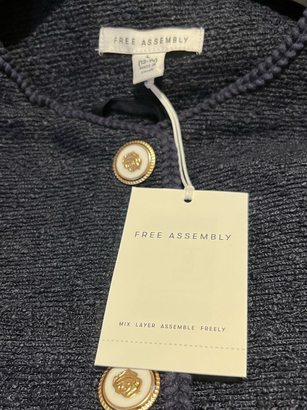 NWT! Free Assembly Classic Navy Bouclé Button Jacket. Large. - Picture 6 of 7